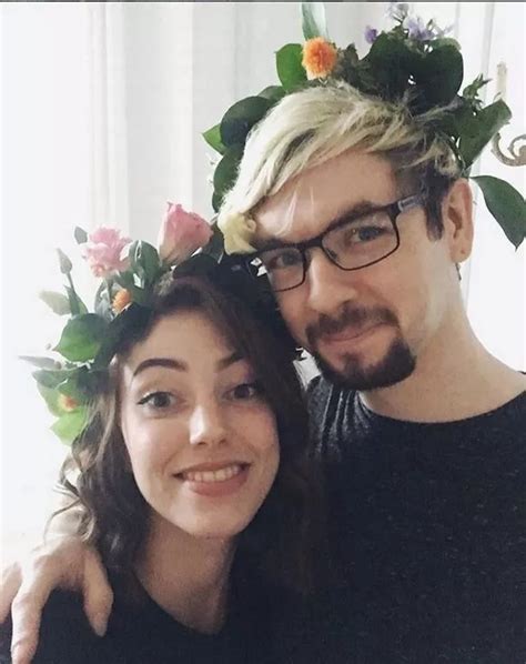 signe wiishu hansen|Popular Irish YouTuber Jacksepticeye splits from girlfriend.